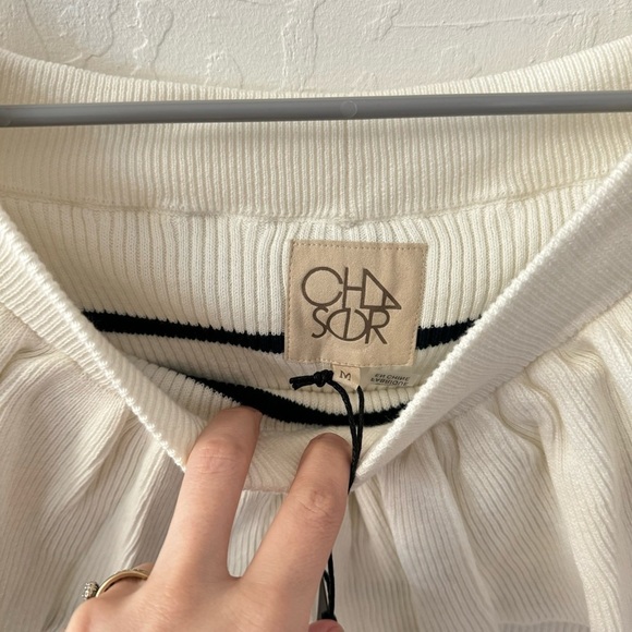 Chaser Cream Blue Stripe Ruffle Knit Sweater On or Off Shoulder Size Medium - Picture 4 of 5